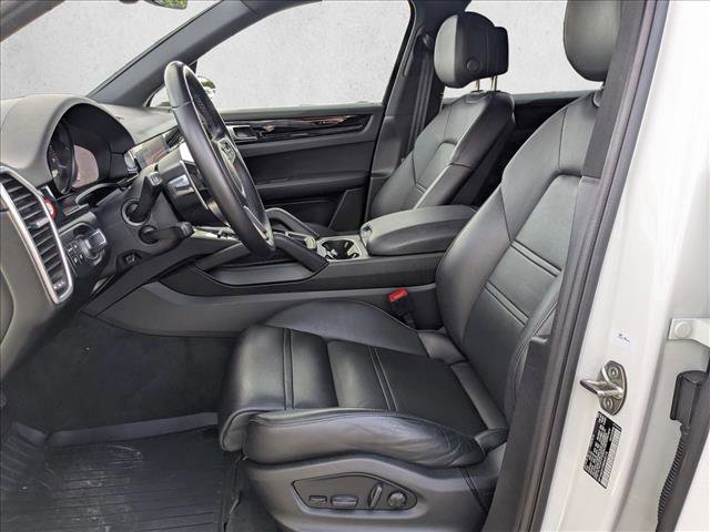 Used 2022 Porsche Cayenne image 17