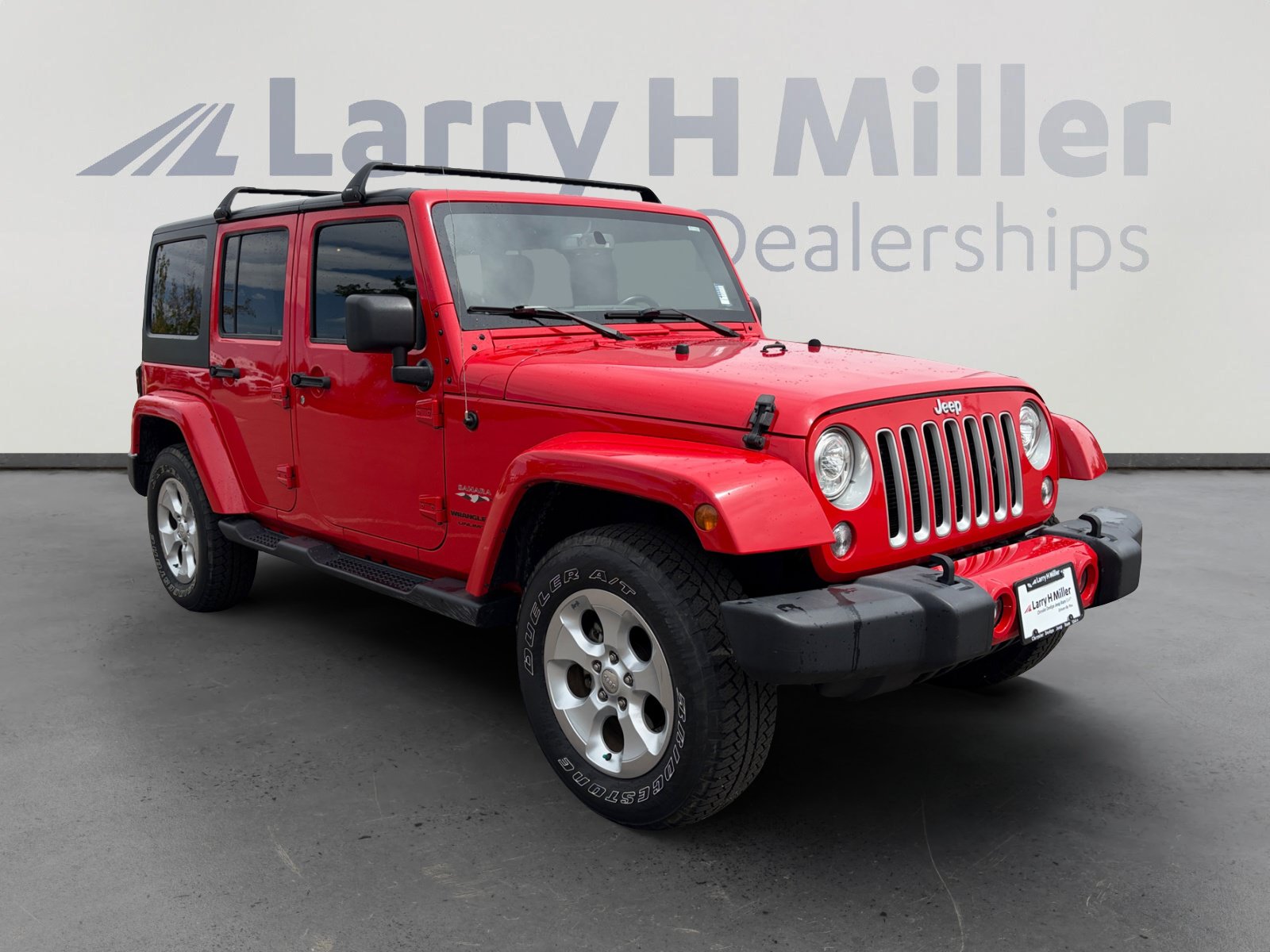 Used 2018 Jeep Wrangler Unlimited Sahara w/ Connectivity Group AWD/4WD image 8