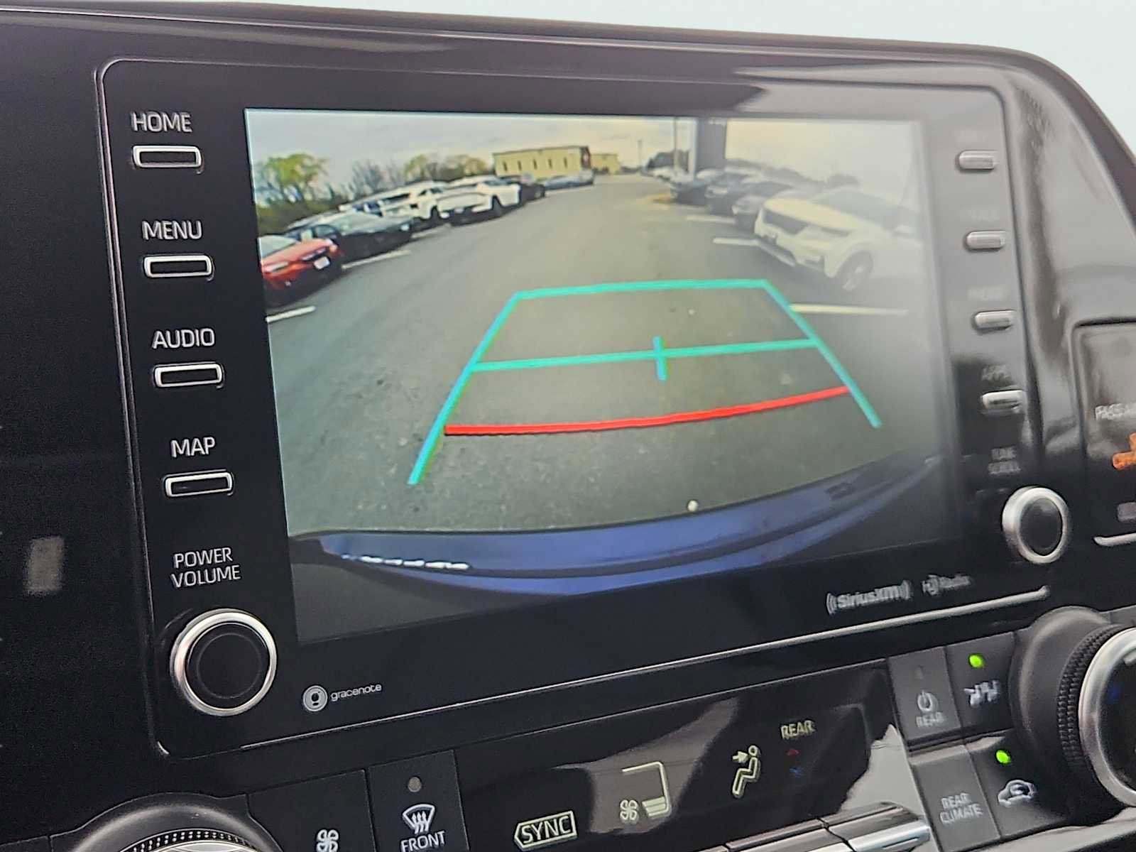 Used 2022 Toyota Highlander XLE AWD/4WD image 15