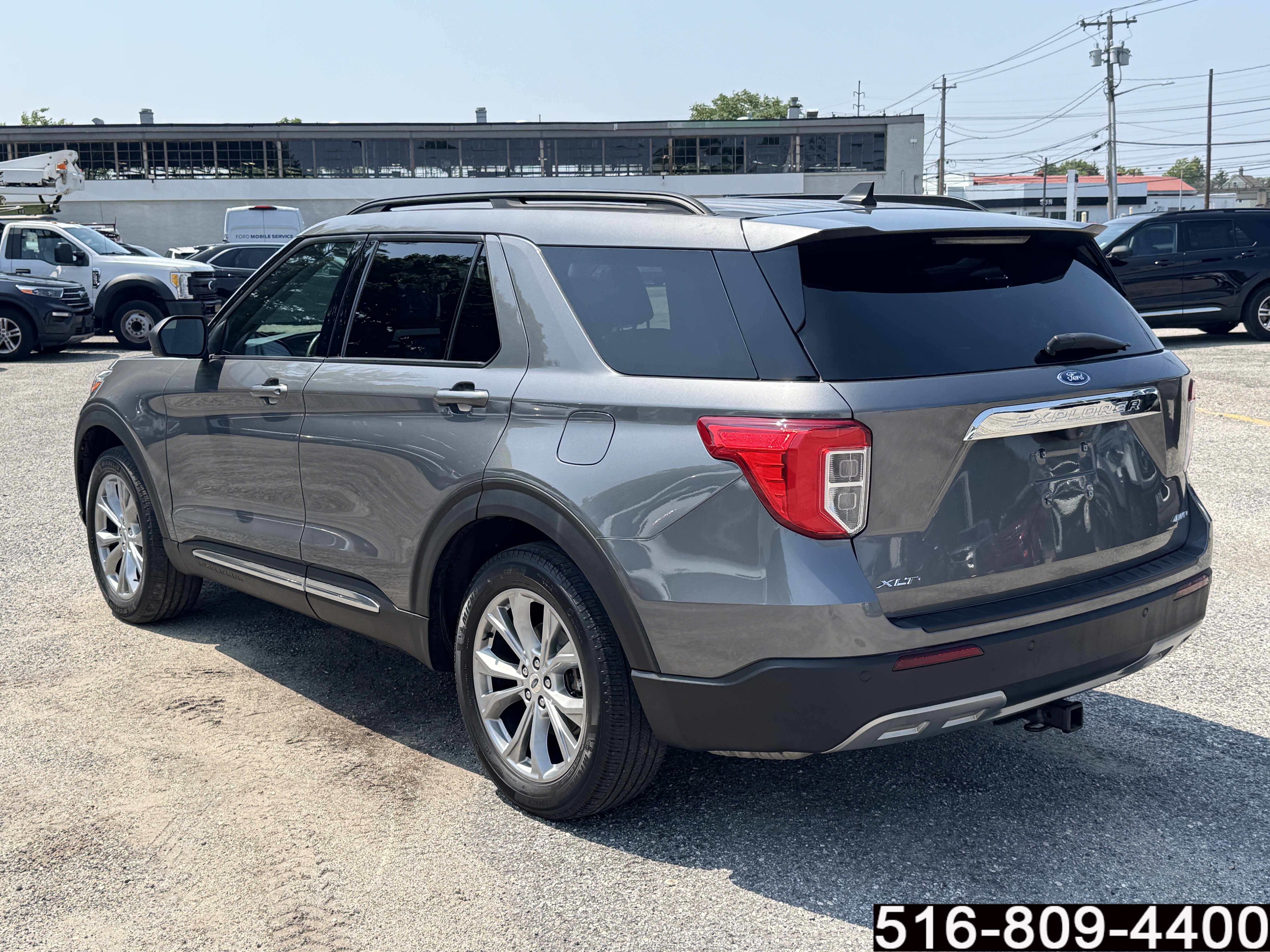 Used 2023 Ford Explorer XLT w/ Equipment Group 202A AWD/4WD image 7