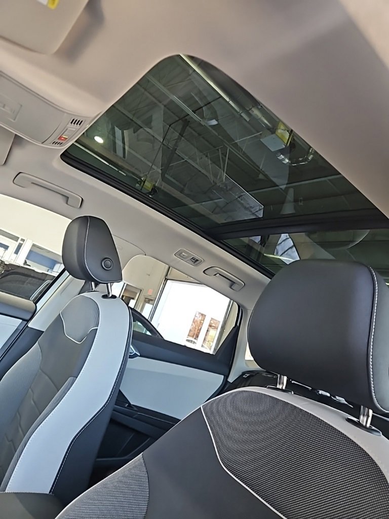 New 2026 Volkswagen Taos SE image 28