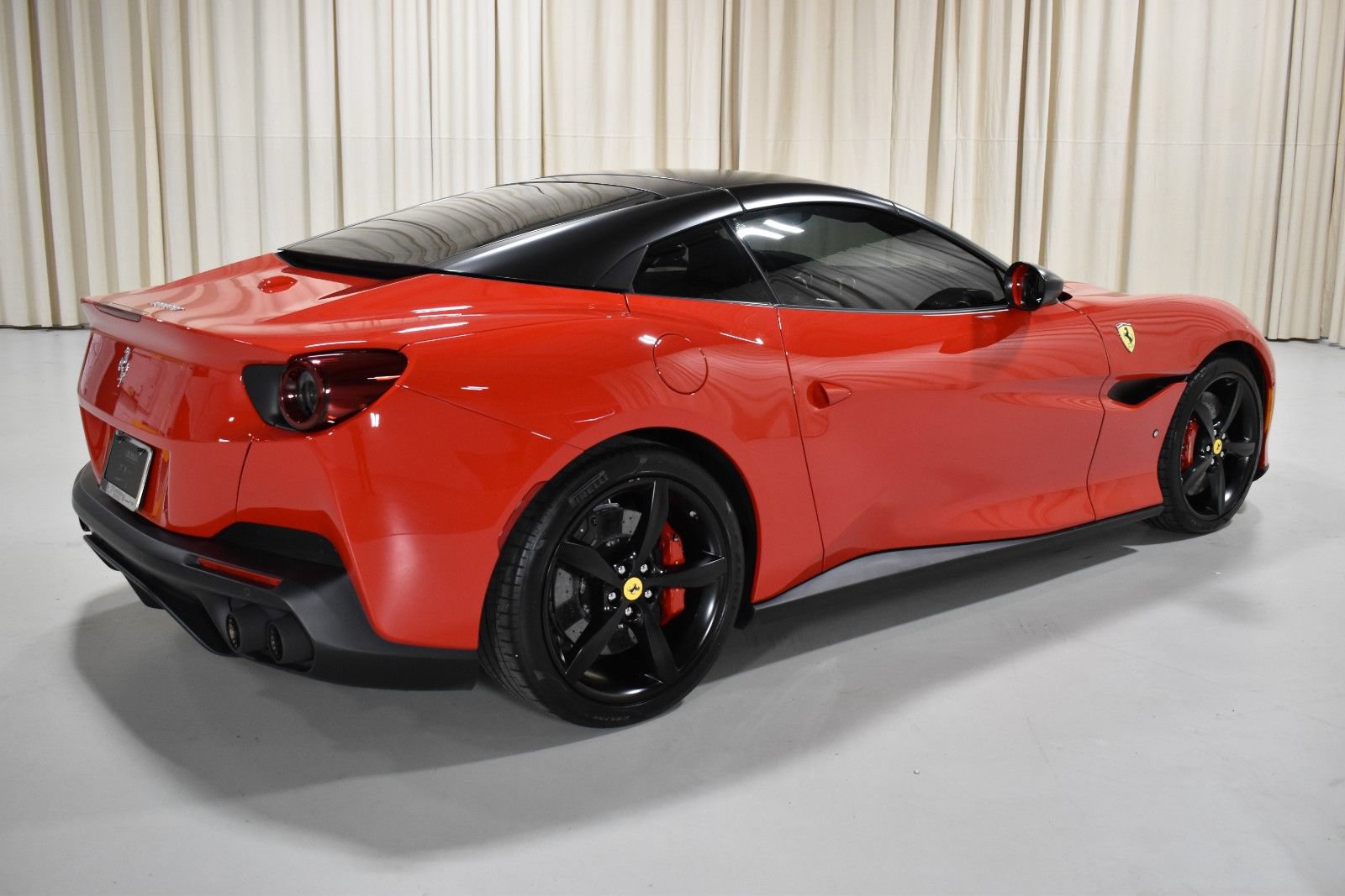 Used 2020 Ferrari Portofino RWD image 5