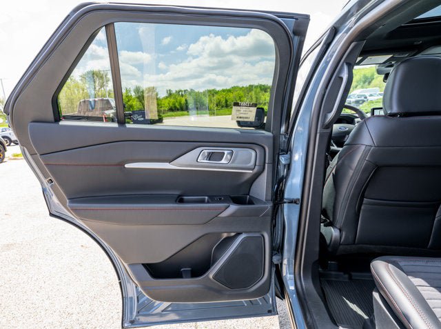 New 2026 Ford Explorer ST-Line w/ ST-Line Street Pack AWD/4WD image 18