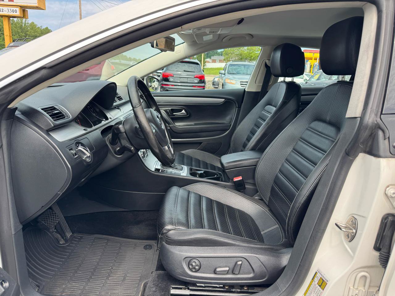Used 2014 Volkswagen CC R-Line FWD image 10