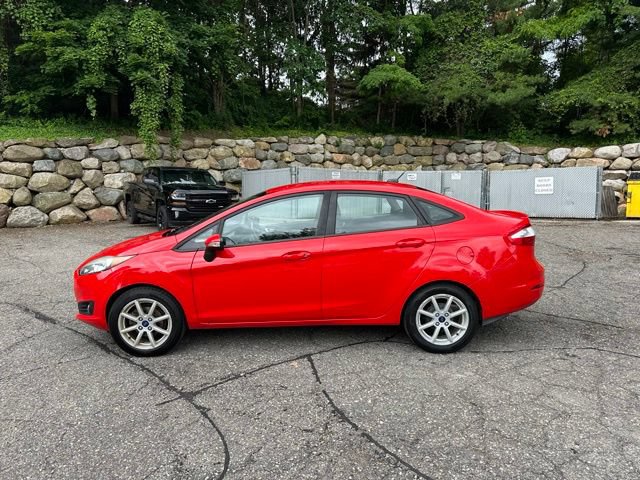 Used 2015 Ford Fiesta SE w/ Equipment Group 201A FWD image 2