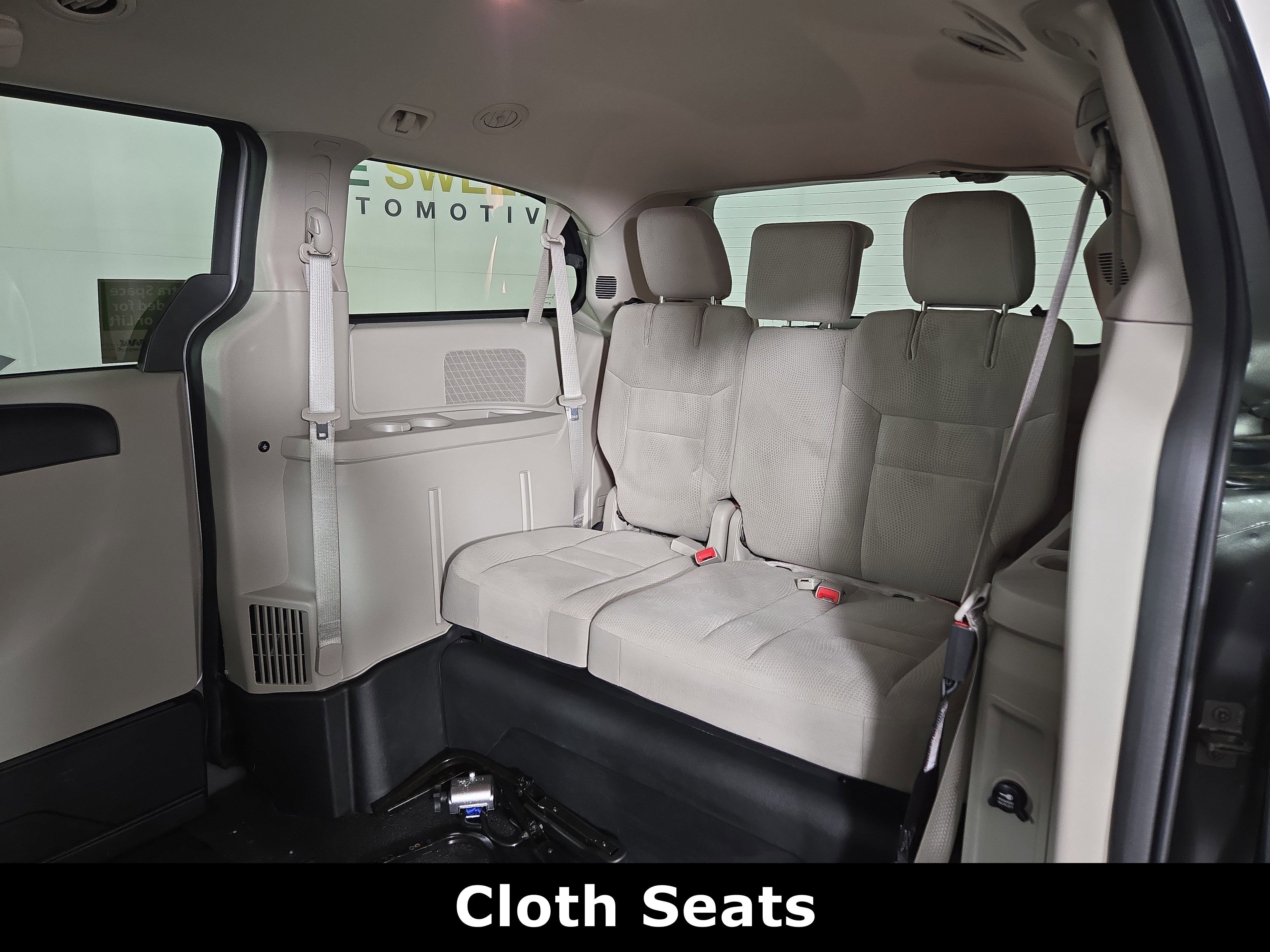 Used 2016 Dodge Grand Caravan SXT w/ UConnect Hands-Free Group image 13