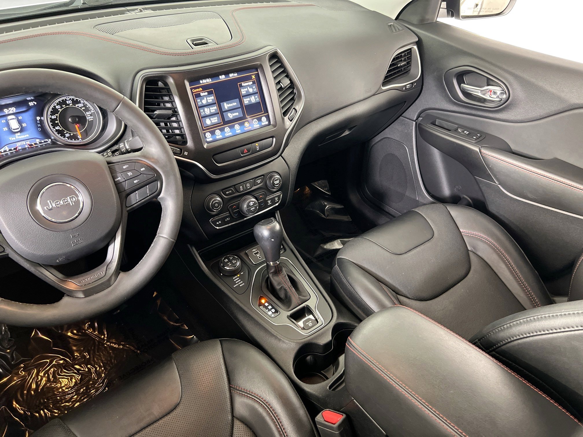 Used 2022 Jeep Cherokee Trailhawk w/ Premium Leather Package AWD/4WD image 22