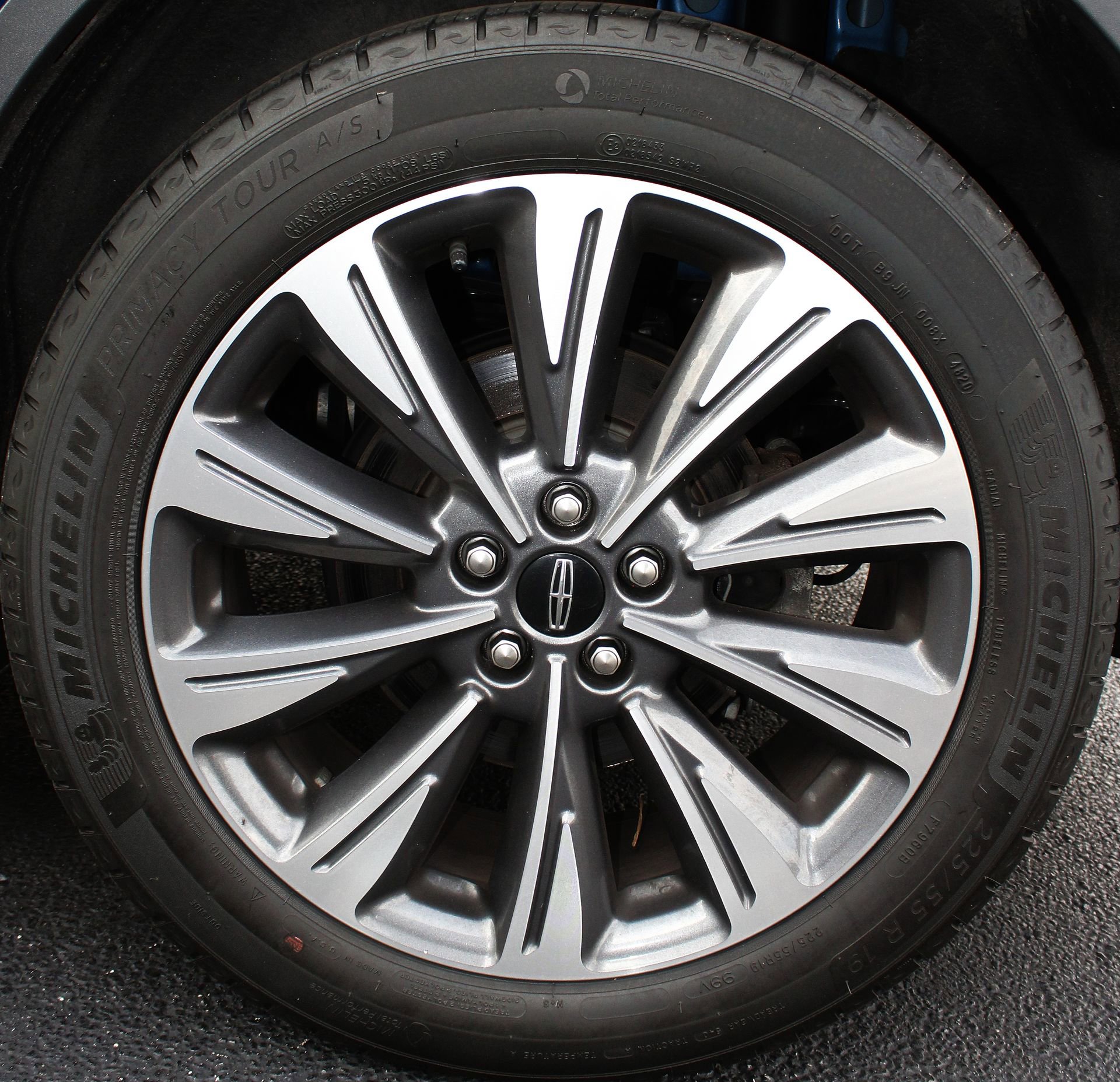 Used 2021 Lincoln Corsair Reserve w/ Equipment Group 201A image 10