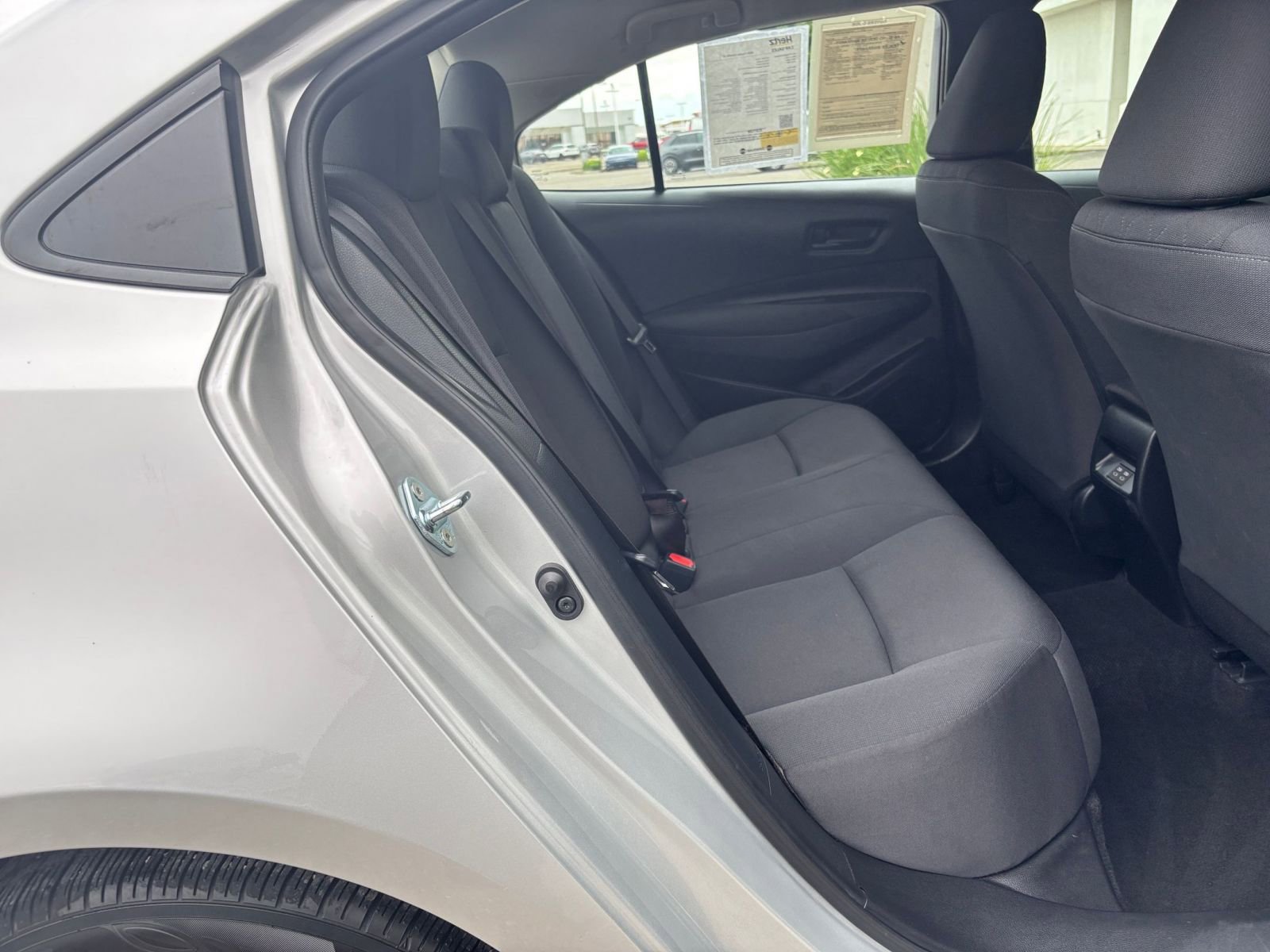 Used 2025 Toyota Corolla LE FWD image 39