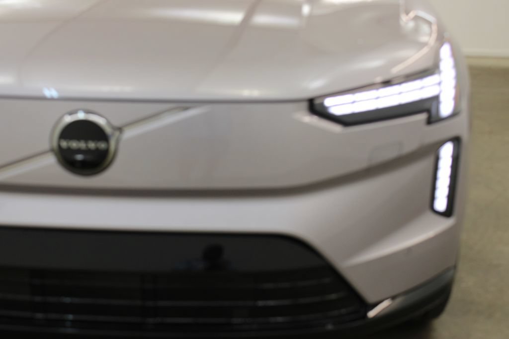 New 2026 Volvo EX90 Plus RWD image 8