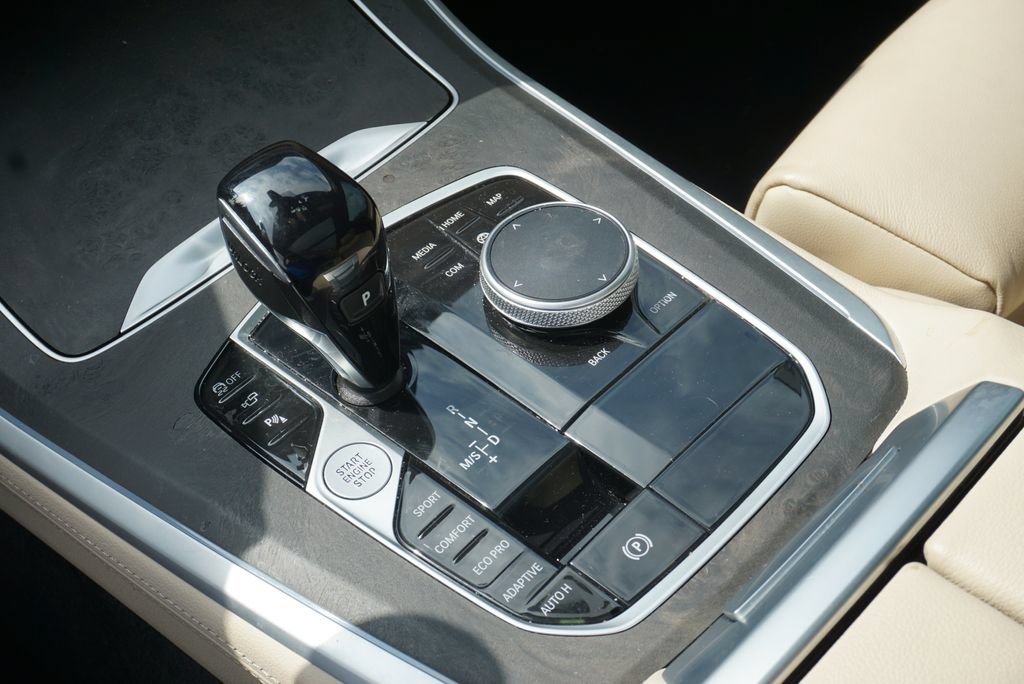 Used 2022 BMW X5 sDrive40i w/ M Sport Package RWD image 21