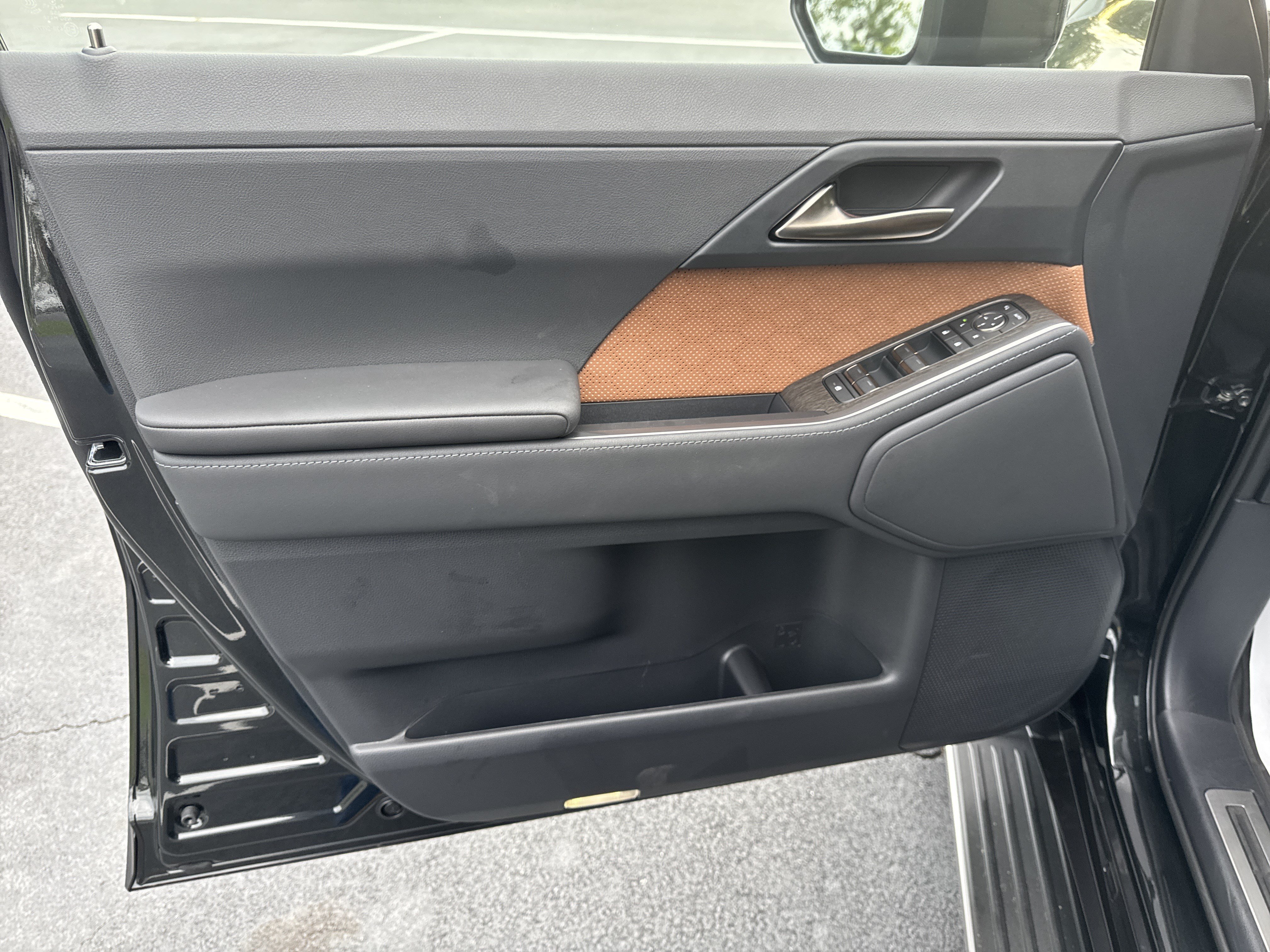 Used 2026 Lexus GX 550 w/ Accessory Package (2T) AWD/4WD image 23