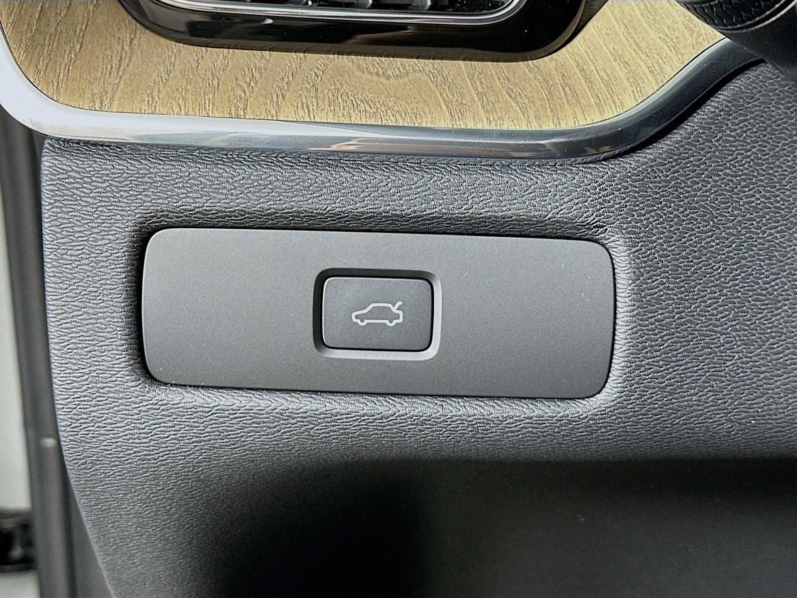 New 2026 Volvo XC60 B5 Core image 10