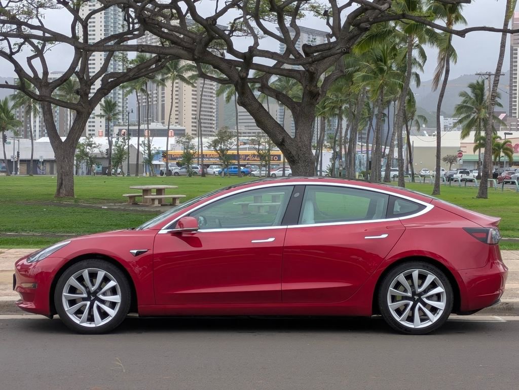 Used 2020 Tesla Model 3 Standard Range Plus RWD image 2