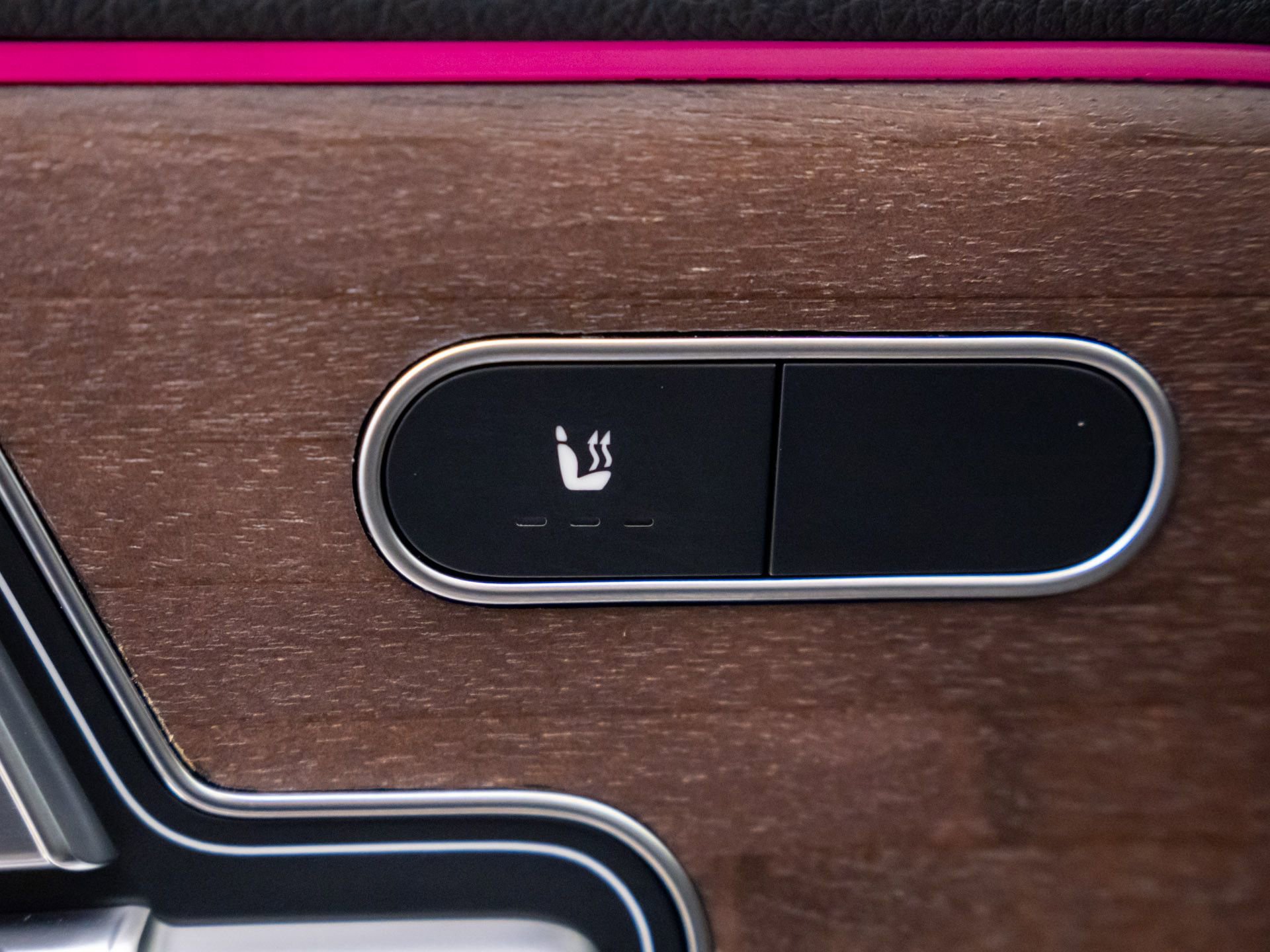 Used 2023 Mercedes-Benz EQB 300 4MATIC w/ Exclusive Package image 30