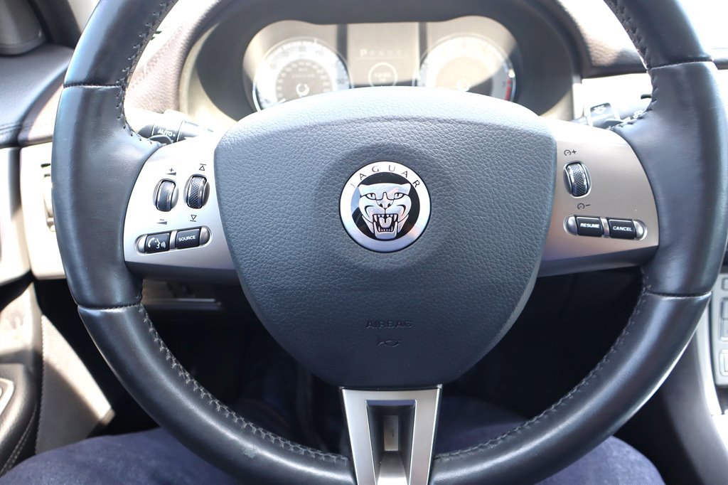 Used 2011 Jaguar XF RWD image 31