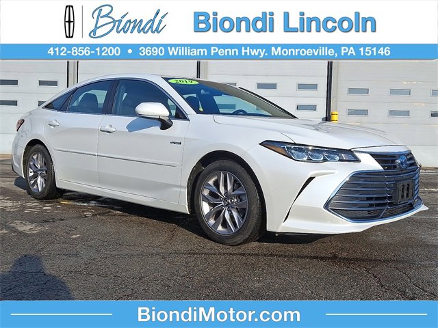 Used 2019 Toyota Avalon XLE w/ Moonroof Package image 1