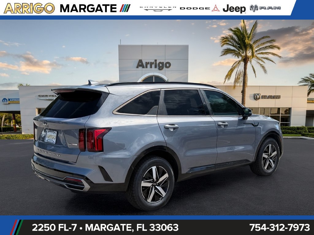 Used 2021 Kia Sorento EX w/ Panoramic Sunroof Package FWD image 6