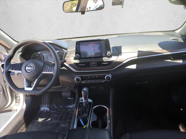 Used 2024 Nissan Altima 2.5 SV FWD image 17