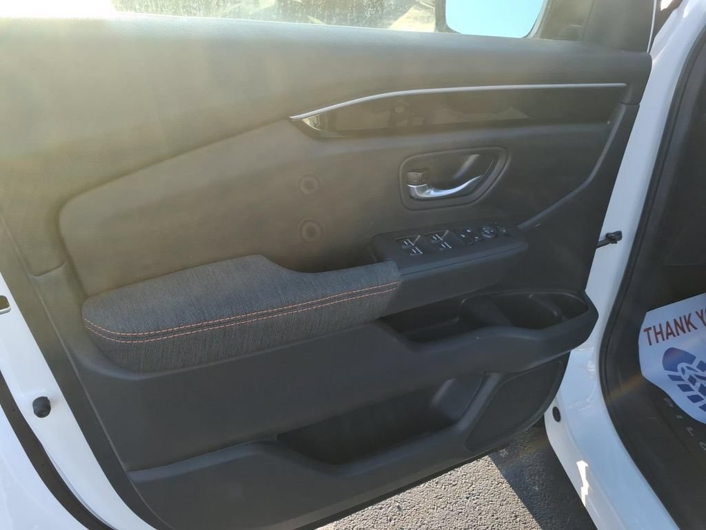 Used 2025 Honda Pilot Sport image 11