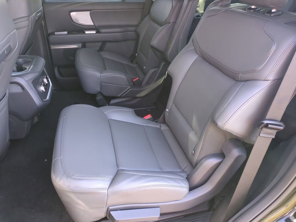 New 2026 Ford Expedition Active AWD/4WD image 19