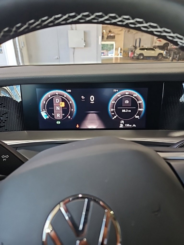 New 2025 Volkswagen Tiguan SE image 34