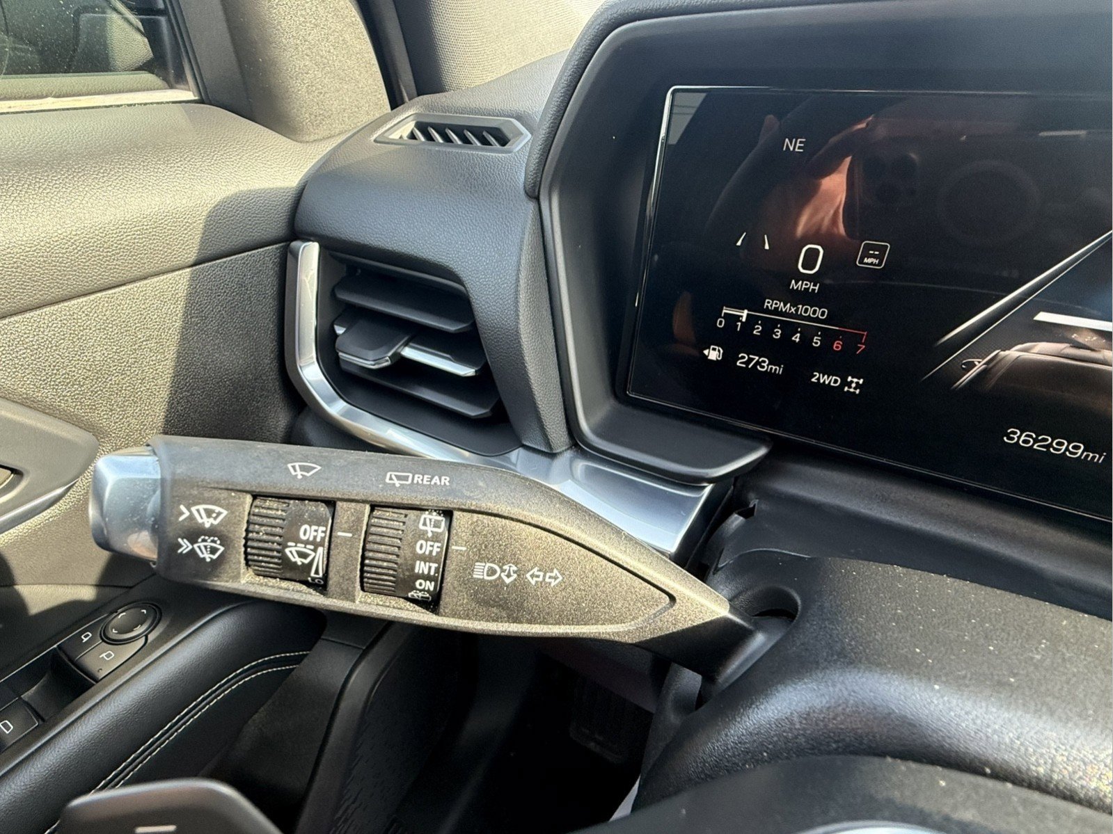 Used 2025 GMC Terrain Elevation image 16