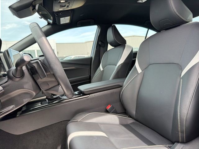 Used 2025 Toyota Camry SE FWD image 16