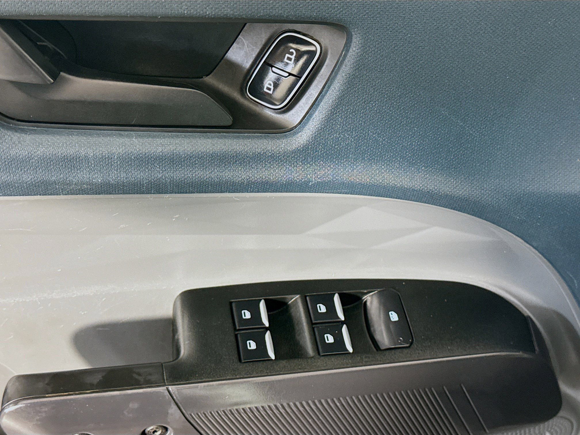 Used 2023 Ford Maverick XL w/ Equipment Group 100A Standard image 23