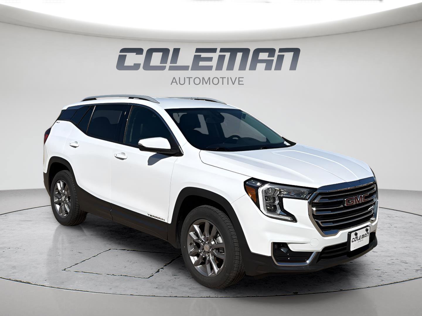 Used 2024 GMC Terrain SLT AWD/4WD image 7