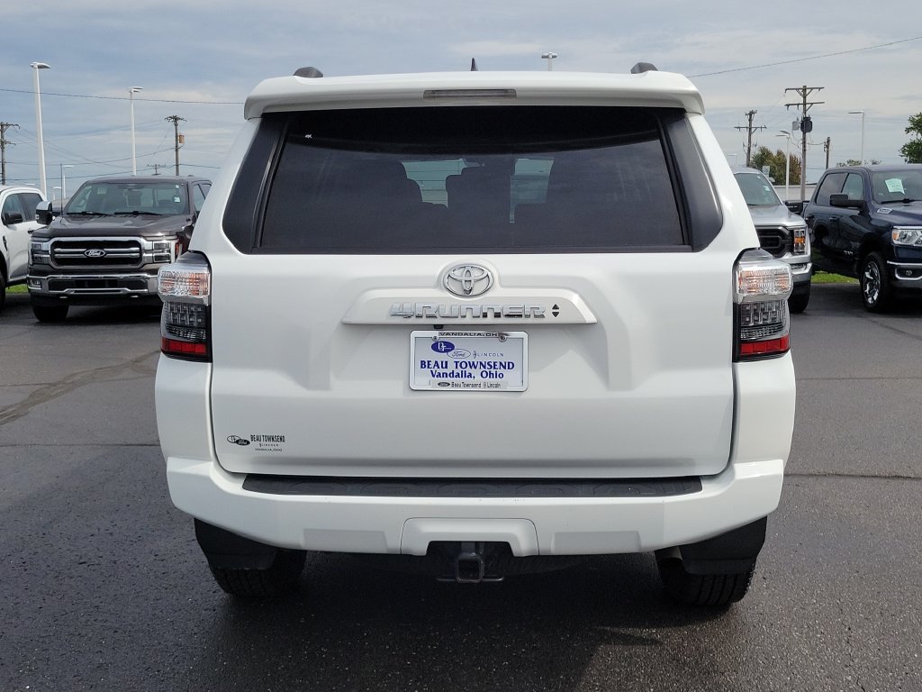 Used 2024 Toyota 4Runner SR5 Premium w/ Moonroof Package AWD/4WD image 5