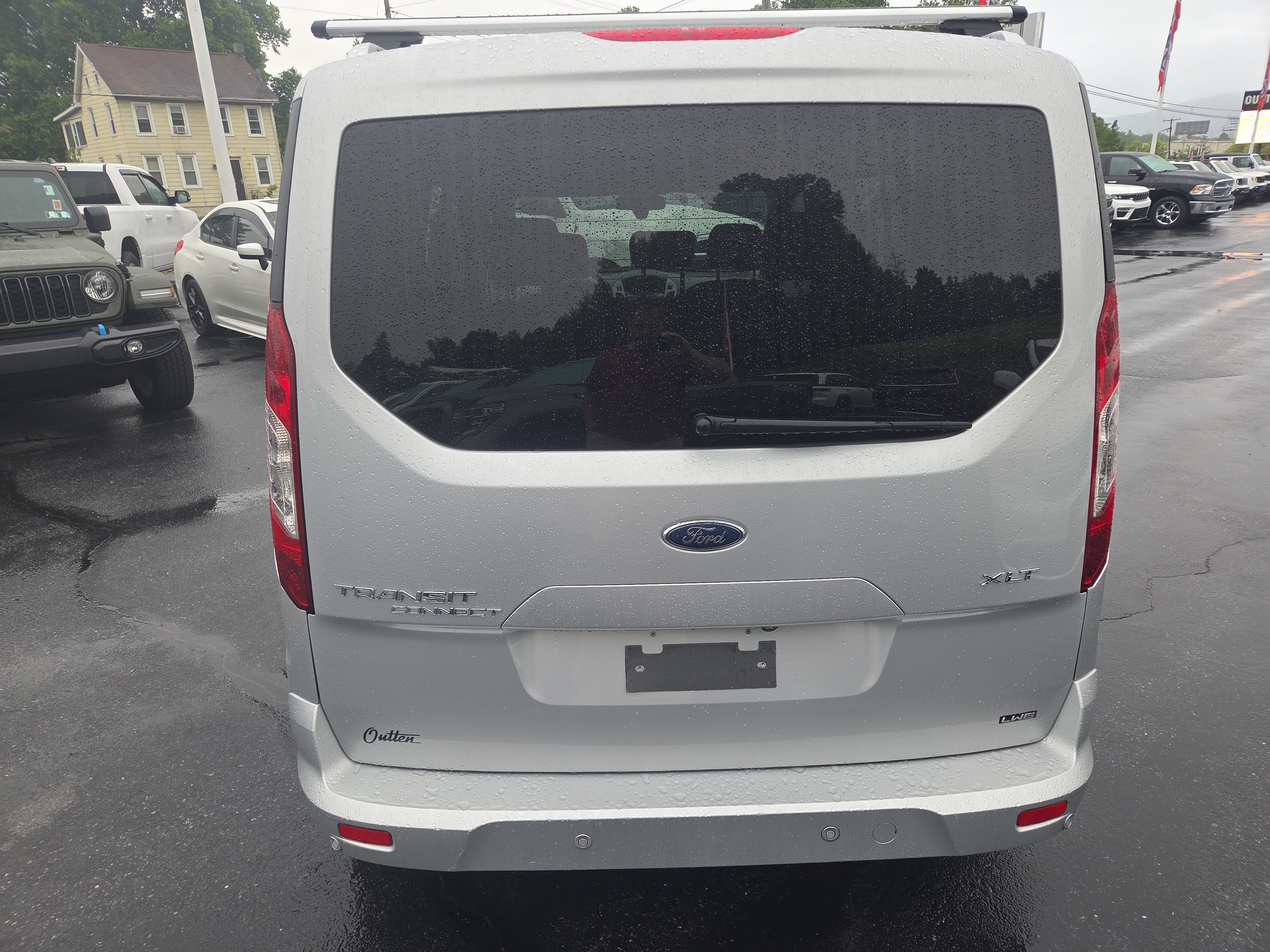 Used 2017 Ford Transit Connect XLT FWD image 5