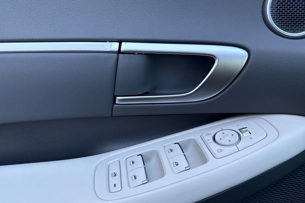 New 2026 Hyundai Sonata SEL FWD image 8