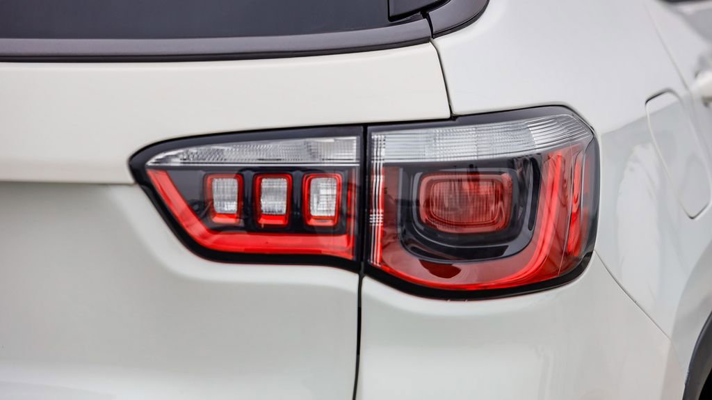 Used 2019 Jeep Compass Trailhawk image 10