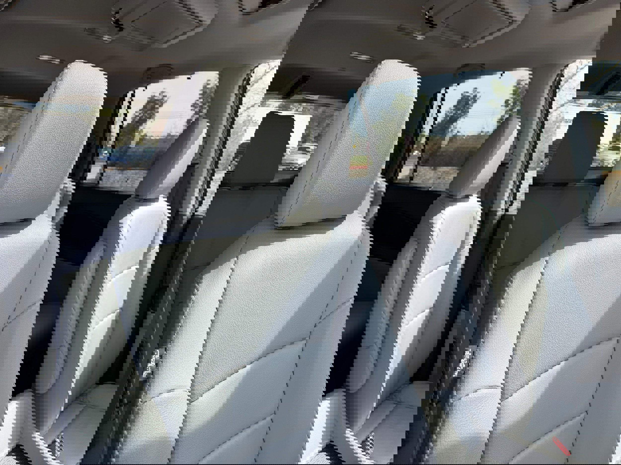 Used 2021 Honda Pilot Touring image 10