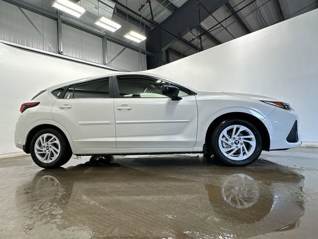 Used 2025 Subaru Impreza 2.0i image 3