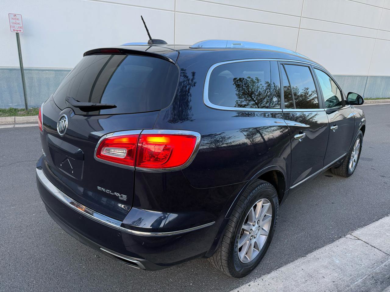 Used 2016 Buick Enclave Leather image 3