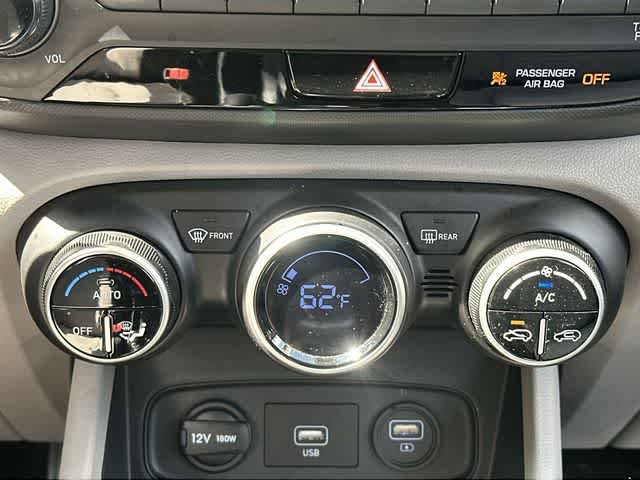 Used 2021 Hyundai Venue SEL w/ Premium Package FWD image 16