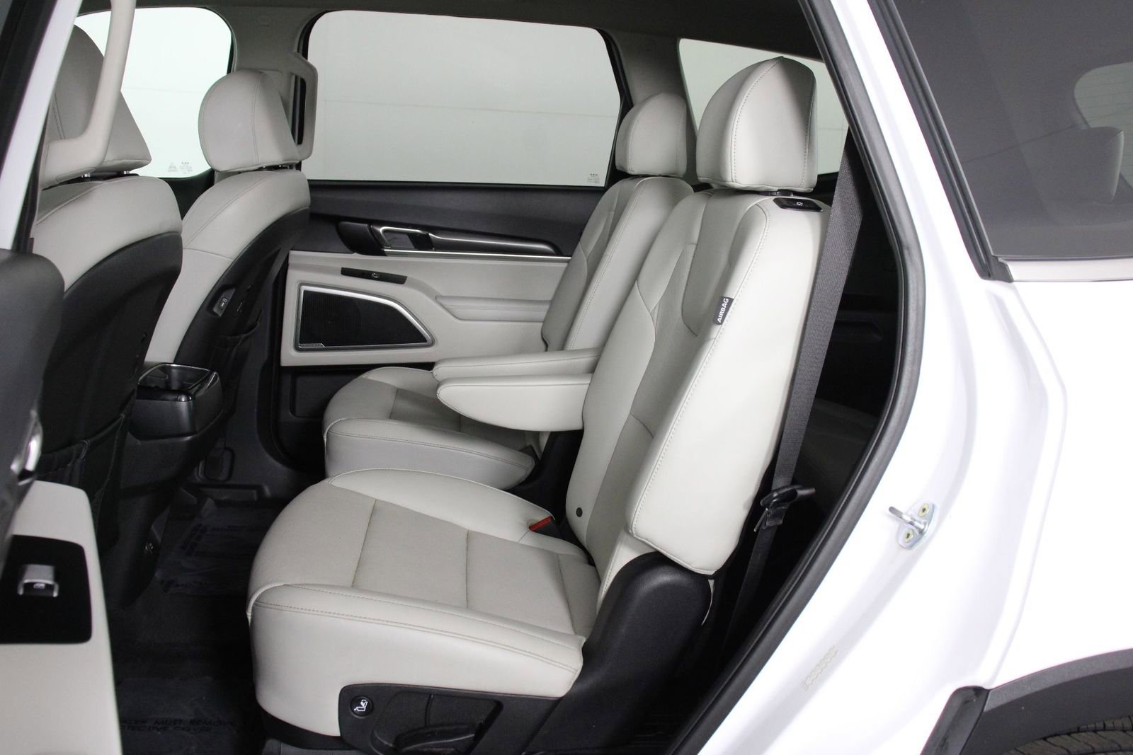 Used 2023 Kia Telluride S image 30