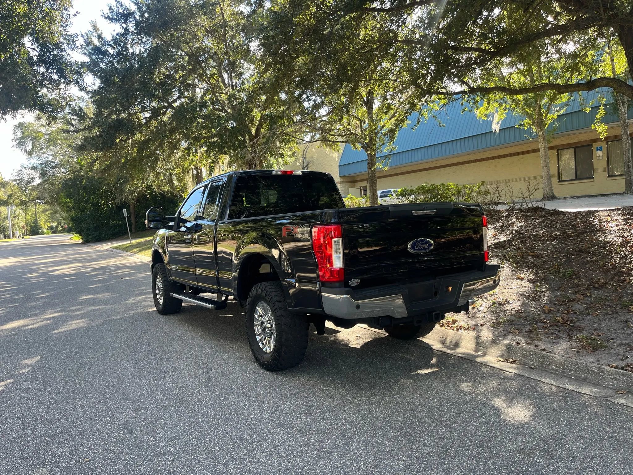 Used 2019 Ford F250 XLT w/ XLT Premium Package image 11