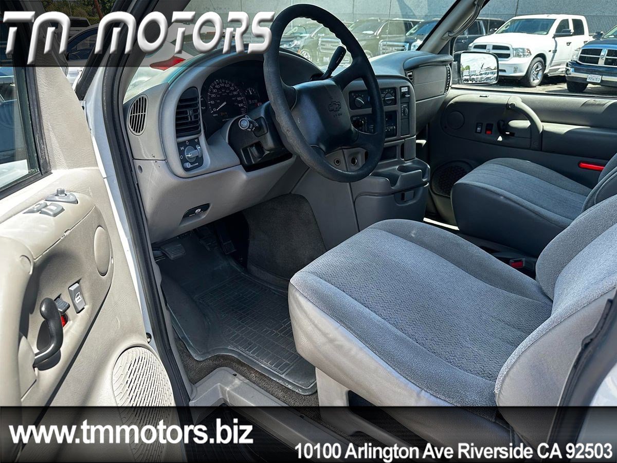 Used 2005 Chevrolet Astro Passenger AWD image 6