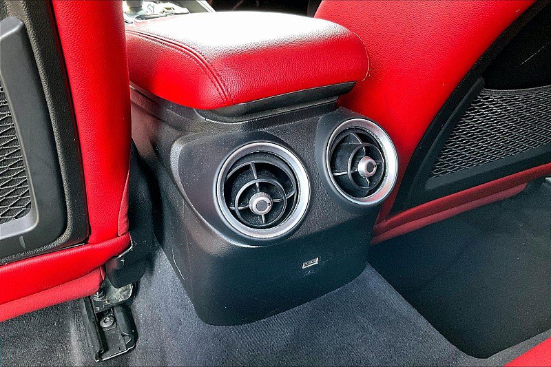 Used 2020 Alfa Romeo Giulia w/ Nero Edizione RWD image 18