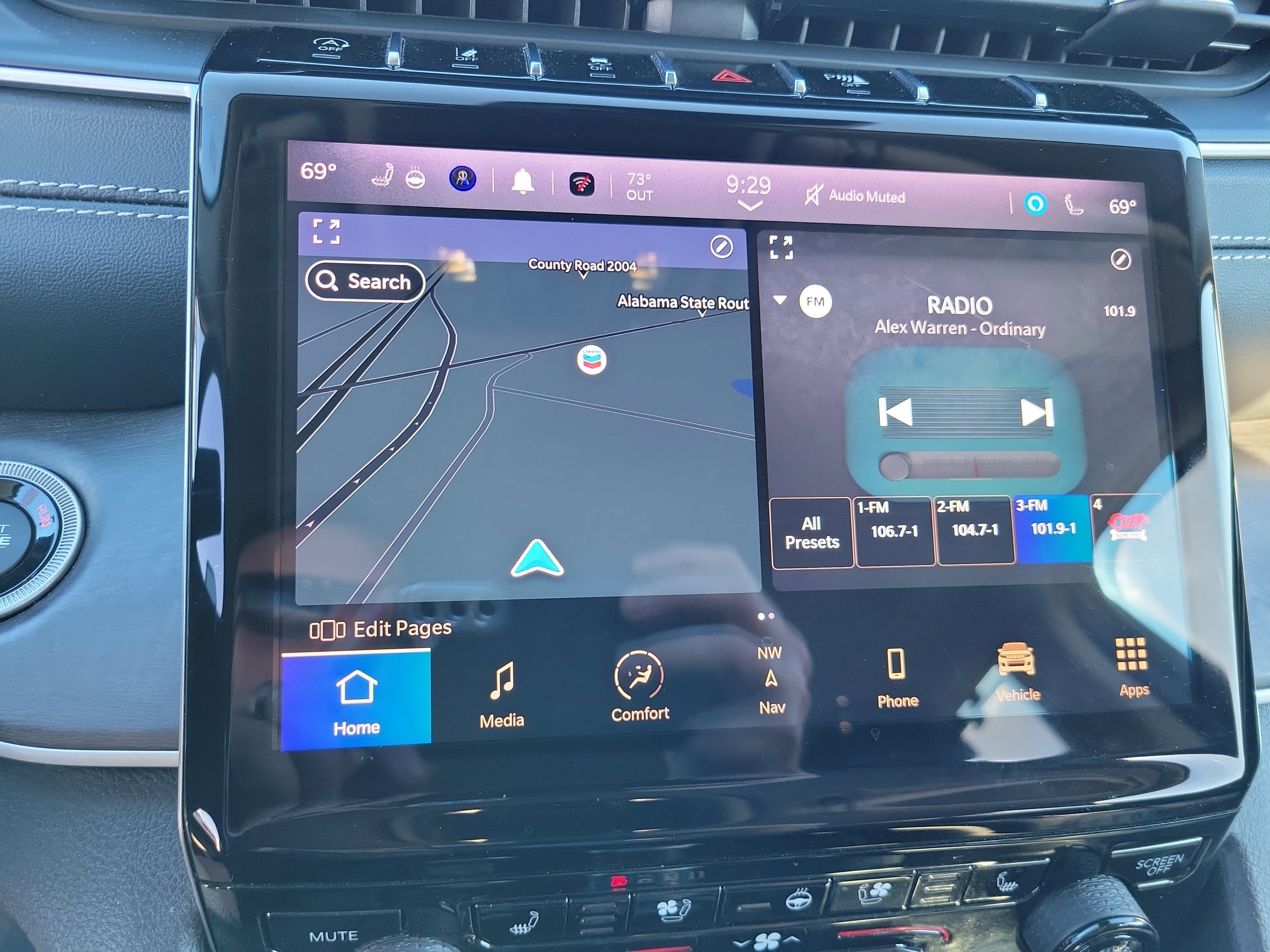 Used 2023 Jeep Grand Cherokee Limited w/ Luxury Tech Group II image 22