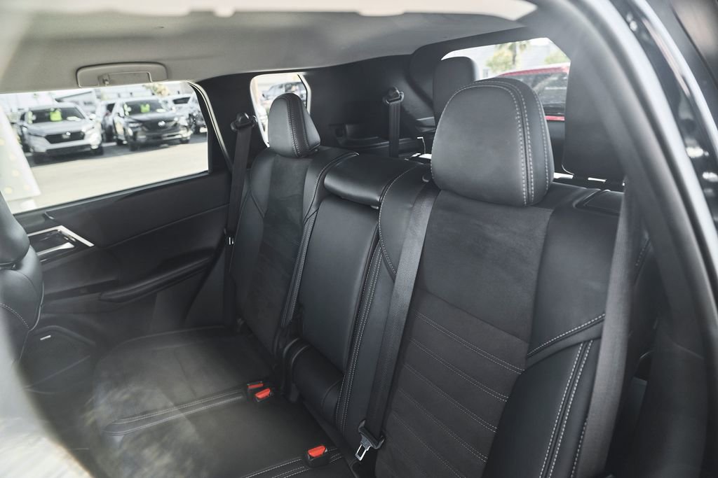 Used 2025 Mitsubishi Outlander SE AWD/4WD image 46