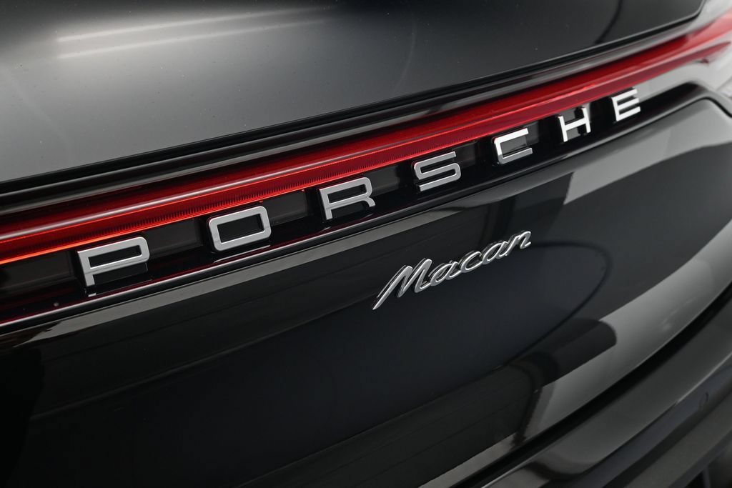 Certified 2026 Porsche Macan AWD/4WD image 25