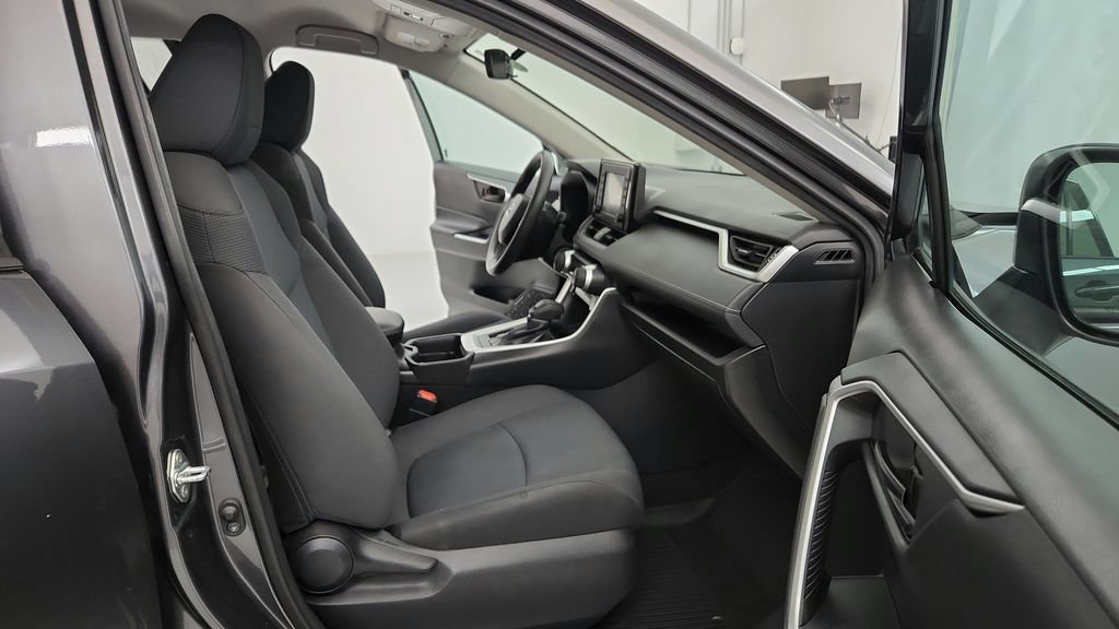 Certified 2021 Toyota RAV4 LE FWD image 17