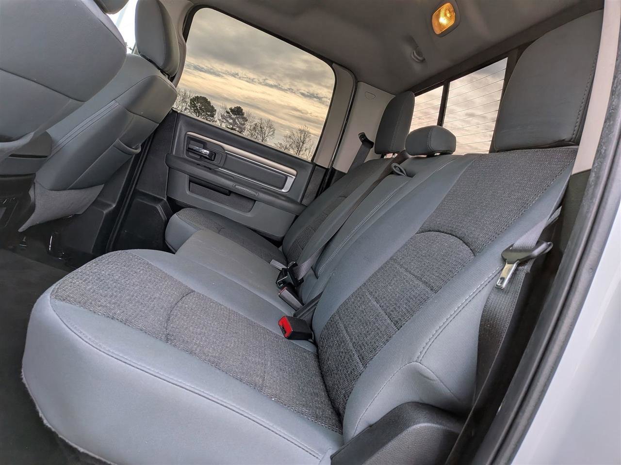 Used 2018 RAM 1500 SLT image 25
