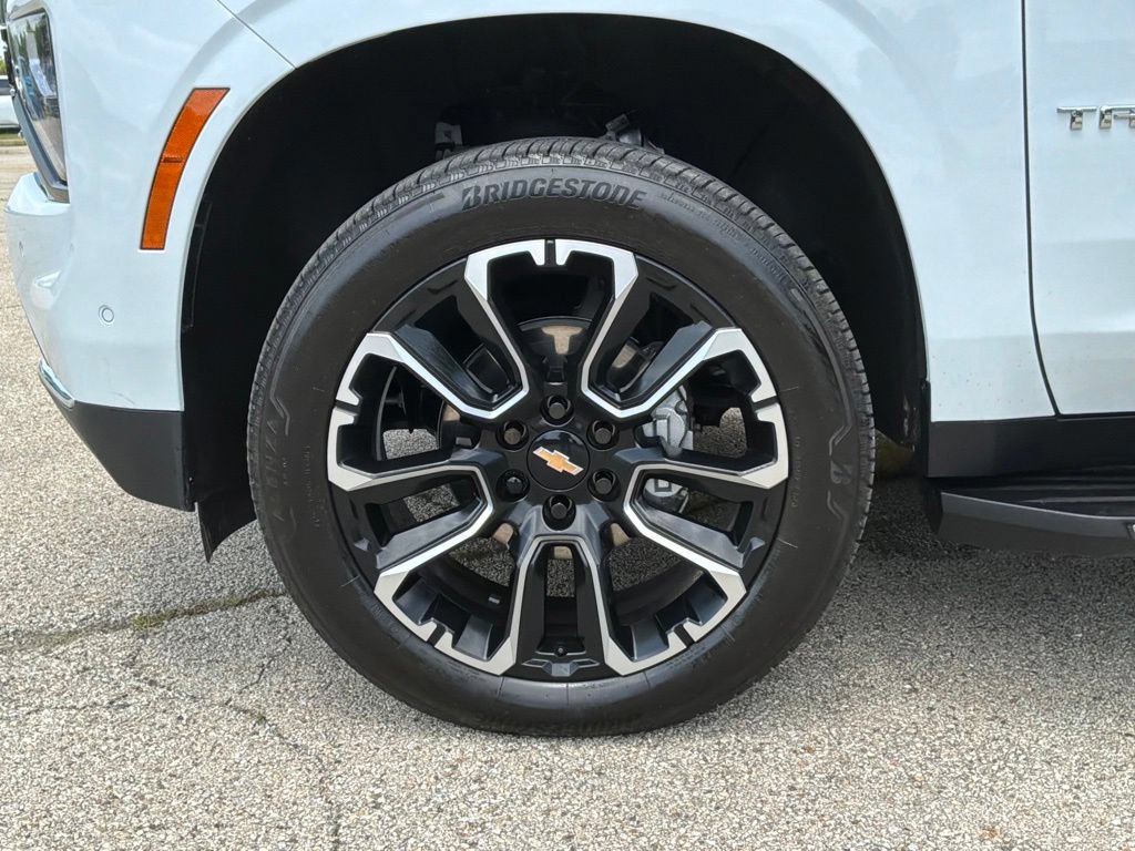 Used 2026 Chevrolet Tahoe Premier AWD/4WD image 10