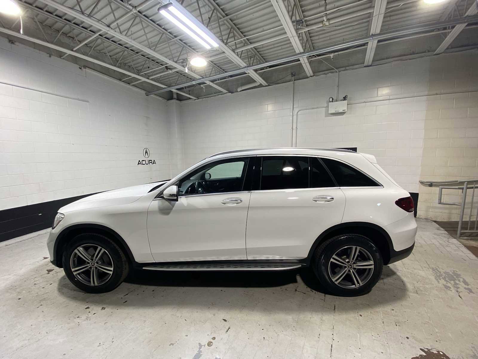 Used 2020 Mercedes-Benz GLC 300 4MATIC image 3