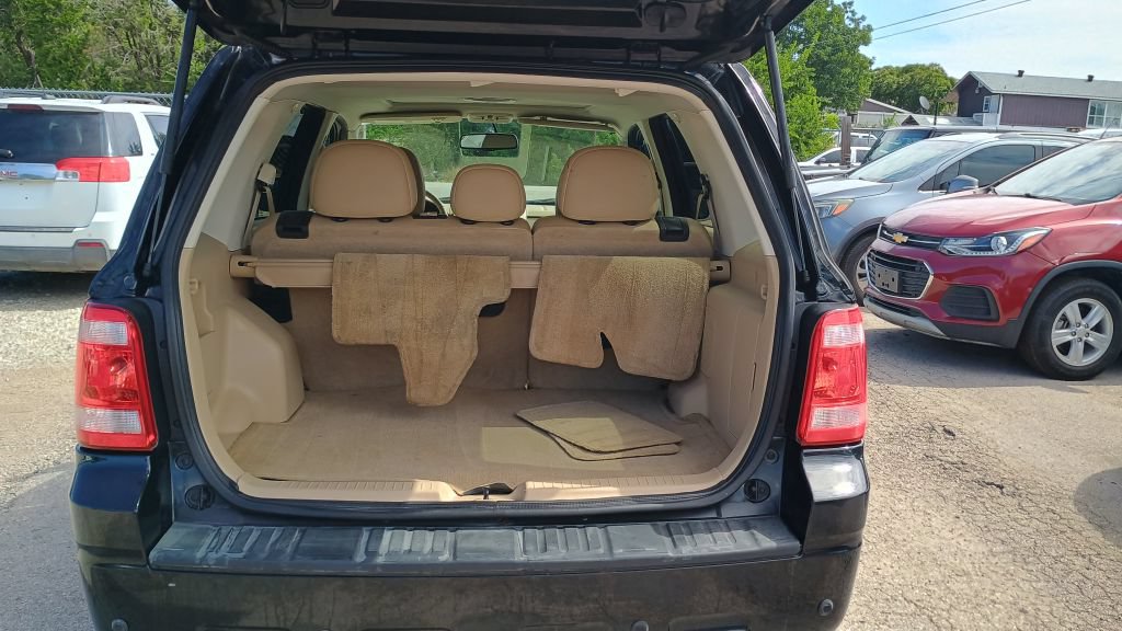 Used 2011 Ford Escape Limited w/ 302A Rapid Spec Order Code FWD image 24